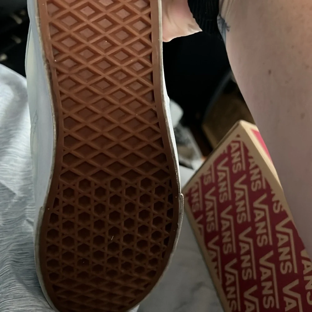 Vans - Picture 4 of 5